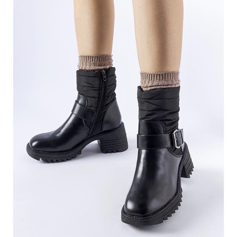 bent Søjle absurd Sorte varme støvler med en massiv Nisri-sål - KeeShoes