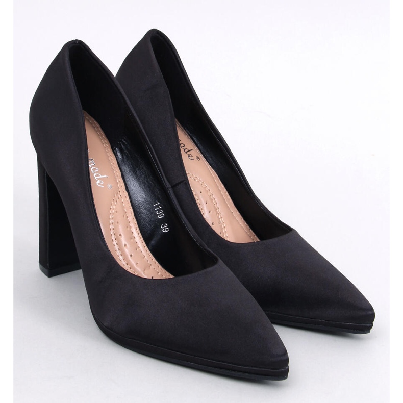 Olivv Sorte satin pumps med brede hæle 1
