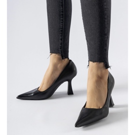 Sort Tore pumps med asymmetrisk hæl 1