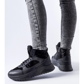 Sorte isolerede høje Malles sneakers 1