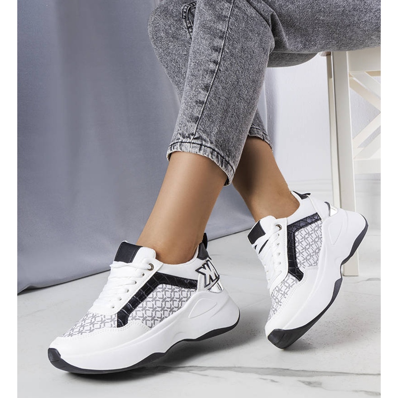 Margie sorte sneakers med monogram hvid 2