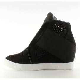 Sneakers med brede sorte elastikker 1