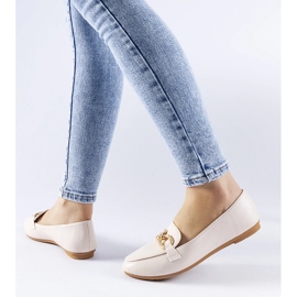 Beige mokkasiner med spænde fra Sovera 1