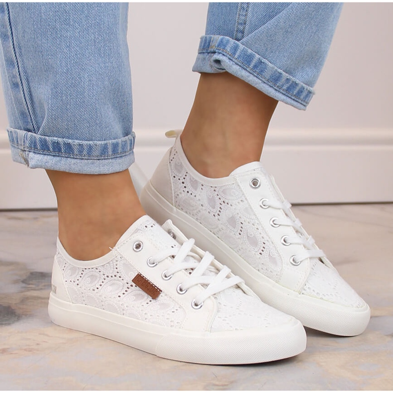Big Star hvide sneakers med blonder W274925 1