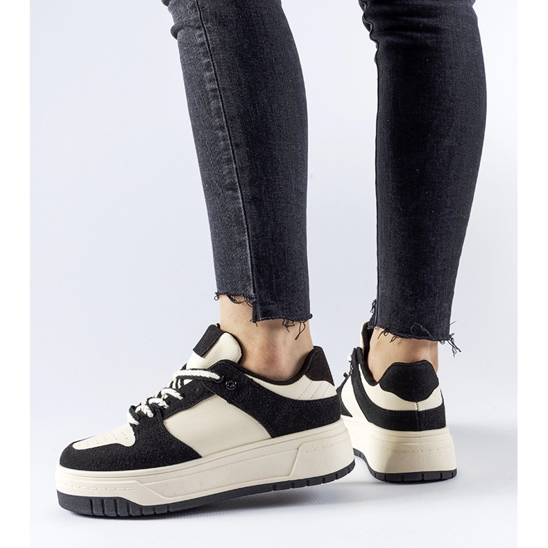 Sorte sneakers på Crim platformen 1