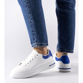 Hvide og marineblå Leland sneakers 1