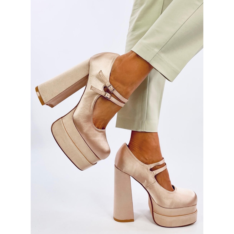 Prandi Beige platformspumper i satin 2