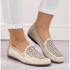 Komfortable sko i læder, gennembrudte mokkasiner til kvinder, beige Rieker L6350-60 10