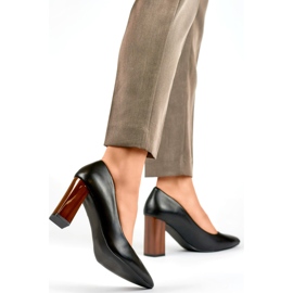 Sorte pumps med høj, elegant hæl 2