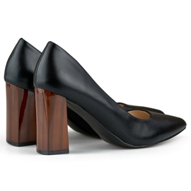 Sorte pumps med høj, elegant hæl 1