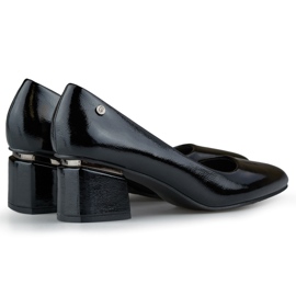 Elegante, patenterede sorte pumps med mellemhæl 1