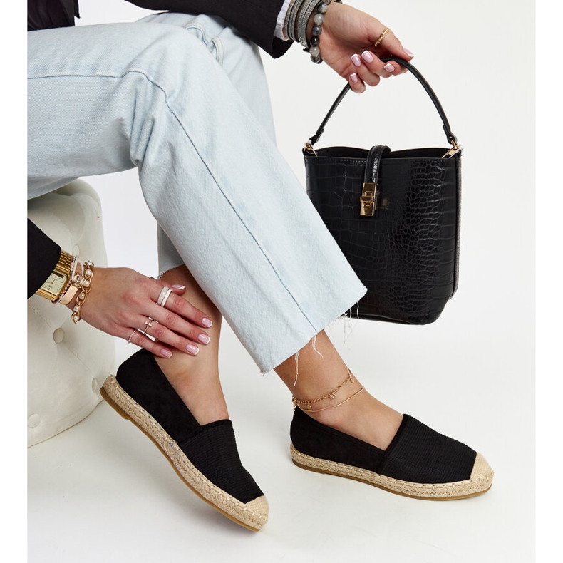Sorte skinnende espadriller på Ming-platformen 1