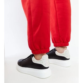 Sorte sneakers på GOE JJ2N4052 platformen 1