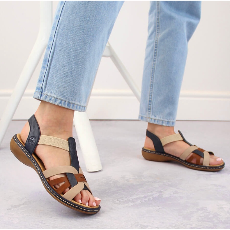 Komfortable slip-on sandaler til kvinder med flerfarvede elastikbånd, Rieker 65918-90 beige 2