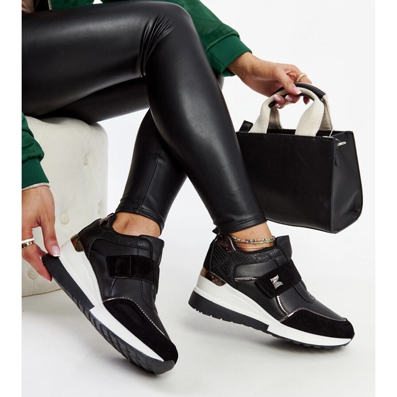 Sorte wedge sneakers med Libuse velcrolukning 2