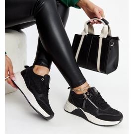 Sorte skinnende sneakers på Makda platformen 1