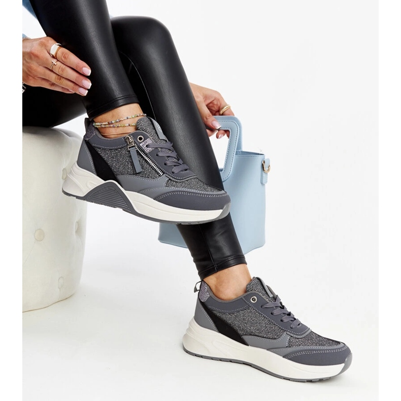 Grå skinnende sneakers på Makda platformen 2