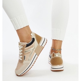 Beige platform sneakers med Mauli rhinestones 1