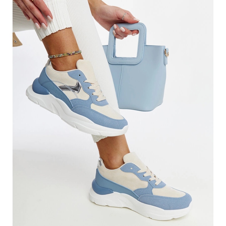 Beige og blå sneakers på Nereida platformen 1