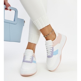Hvide og lyserøde sneakers med en tykkere Rafida-sål 3