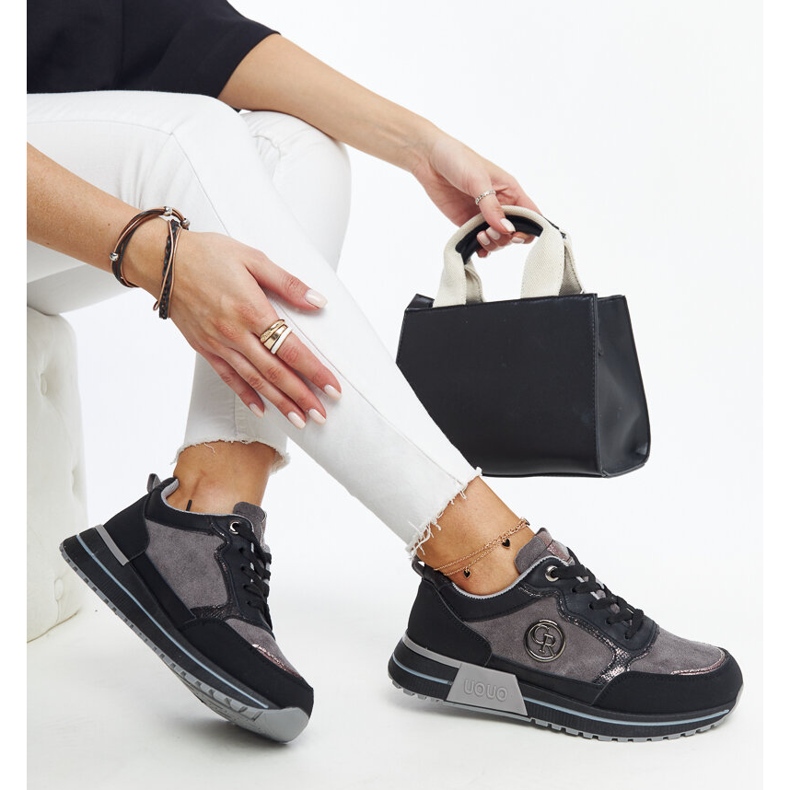 Sorte og grå platformssneakers fra Sinika 1