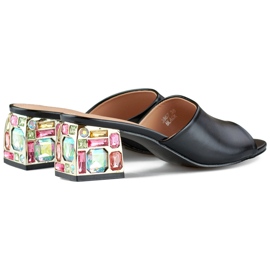 Sorte kvinders lavhælede flip-flops med krystaller 1