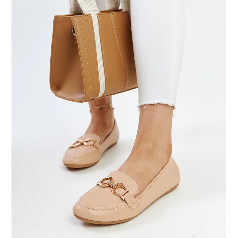 Beige mokkasiner med Najla spænde 1