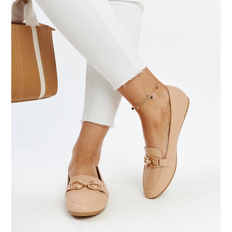 Beige mokkasiner med Najla spænde 2