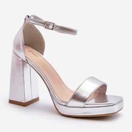 Moderigtige sølv Merila sandaler med firkantet hæl 3