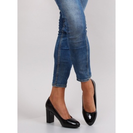 Lakeret pumps bred hæl m263p Sort 1