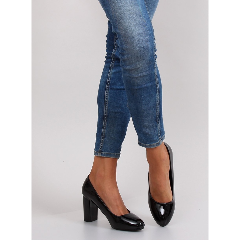 Lakeret pumps bred hæl m263p Sort 1