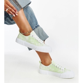 Lysegrønne sneakers i Jerina-stof 1