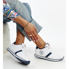Hvide og marineblå damesneakers fra Cross Jeans 1