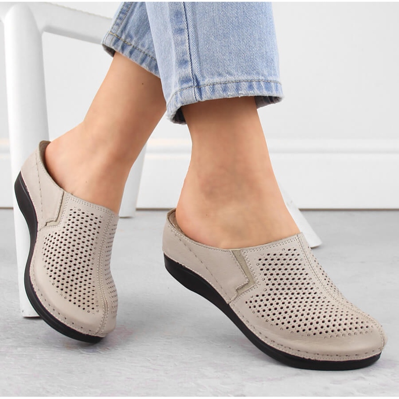 Helkile-sandaler til kvinder med taupe-elastikbånd T.Sokolski L24-164 beige 1