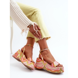Mønstrede sandaler på en platform og kile Multicolor Wiandia flerfarvet 8