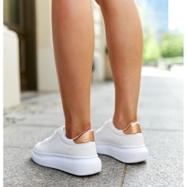 Hvide sneakers med en tyk Ivalu-sål 6