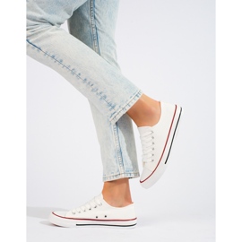 BM Hvide sneakers 2