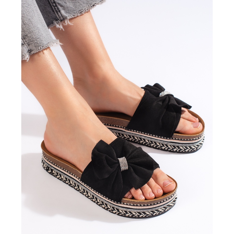 Sorte ruskindsflip-flops med sløjfe 2