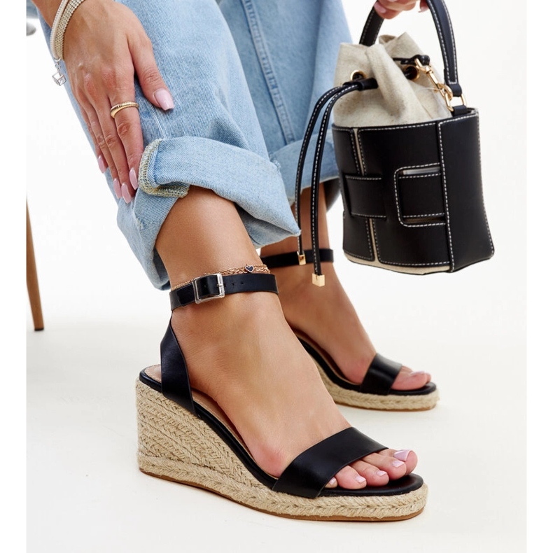 Sorte Koura kile-sandaler 1