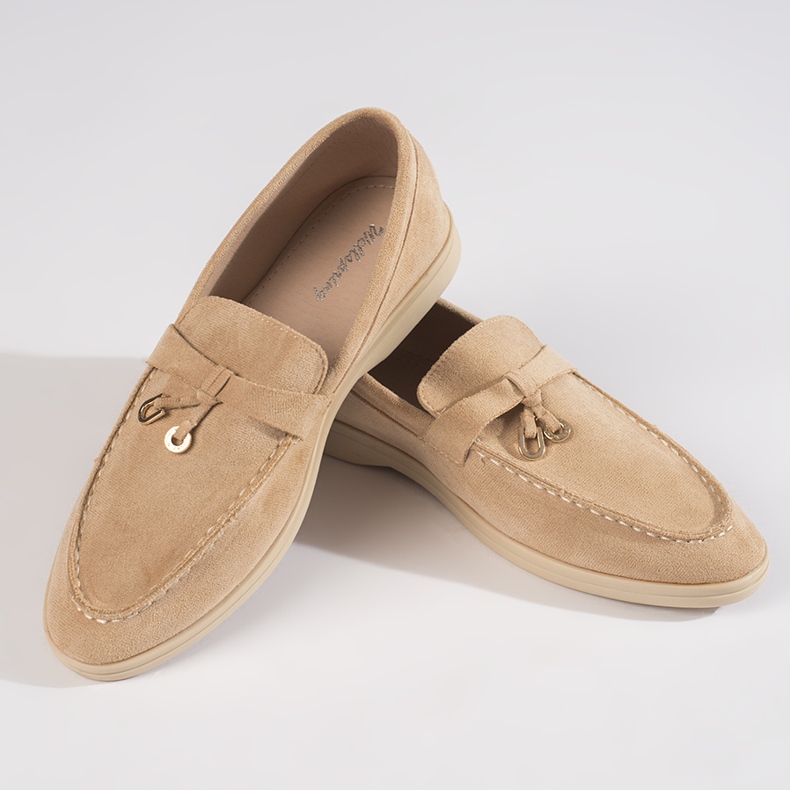 Kvinders beige ruskindsmokkasiner 1