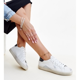 Hvide sneakers med slidt effekt fra Gombol 1