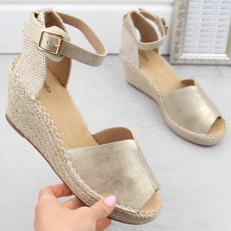 Damesandaler espadriller på guldkiler eVento gylden 2