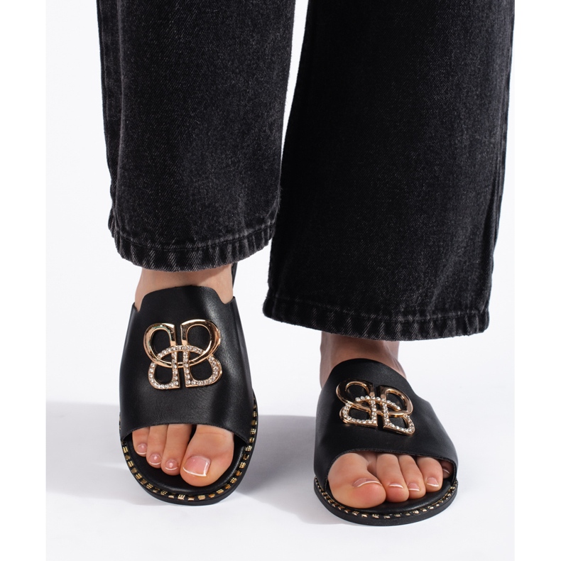 Stilfulde sorte flip-flops til kvinder 1