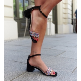 Højhælede sandaler med farverige Ghuson-sten sort 2