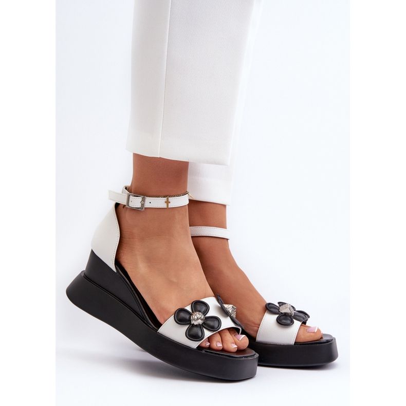 Damesandaler På En Platform Og Kile Med Blomster, Hvid Foviana 2
