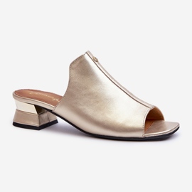 Elegante flip-flops til kvinder lavet af naturligt læder med lave hæle Maciejka 06360-25 guld gylden 1