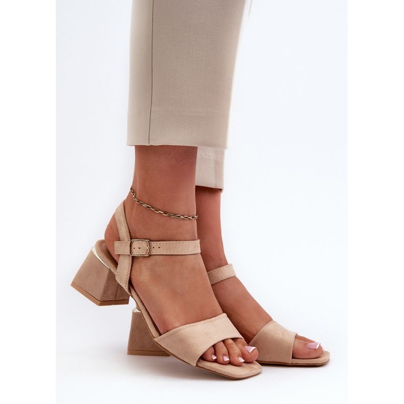 Damesandaler på en blok lavet af Eco Suede Beige Leisha 2
