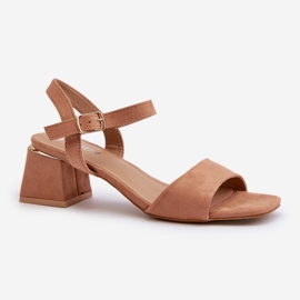 Damesandaler på en blok lavet af øko ruskind Camel Leisha beige 1
