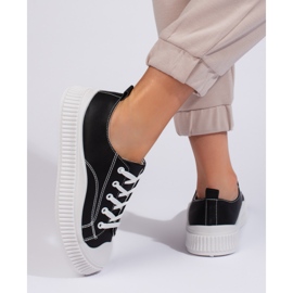 Sorte damesneakers lavet af økologisk læder 1