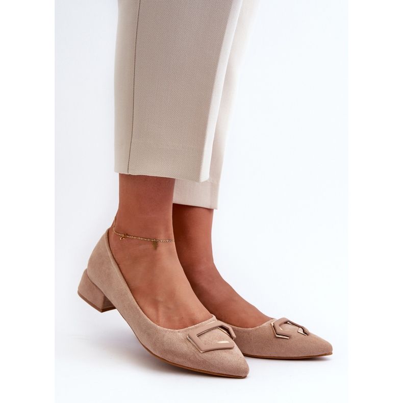 Lavhælede pumper med dekoration Øko ruskind S.Barski KV27-034 Beige 1